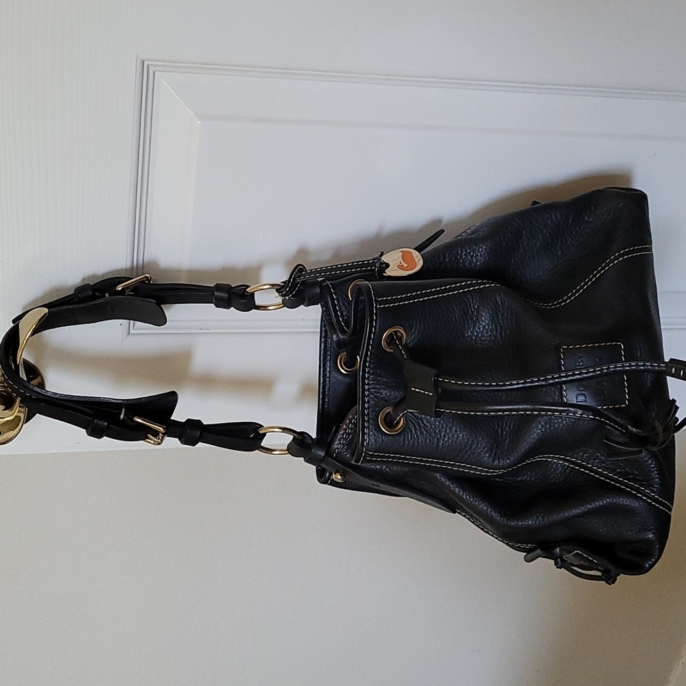 Dooney& Bourke Bucket Handbag Black Leather Satchel